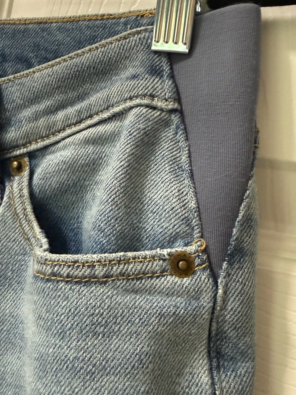 Hatch | Light Wash Crop Jeans Maternity Denim - Picture 7 of 10